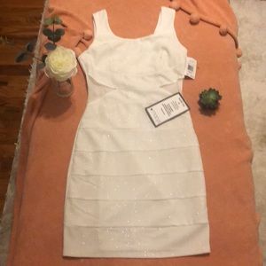 Beautiful white and silver sparkling dress 👗!